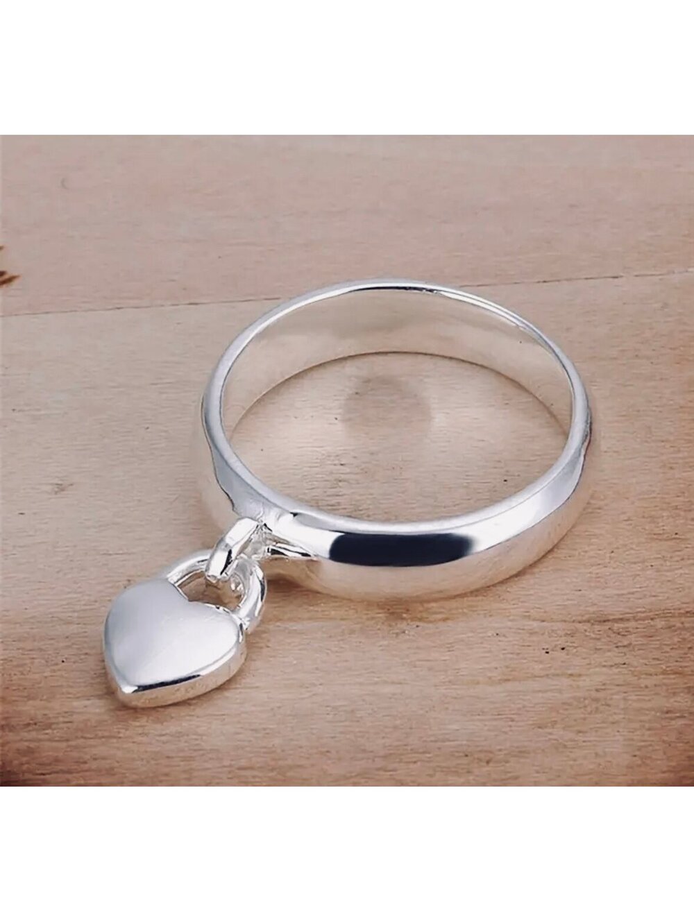 New - Gorgeous Heart Pendant Silver Dangle Ring - Size 7